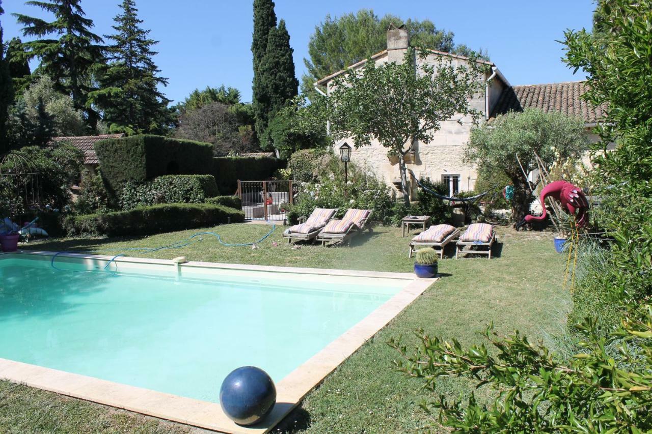 Villa Mas De La Chapelle Sainte-Elisabeth Tarascon Exterior foto
