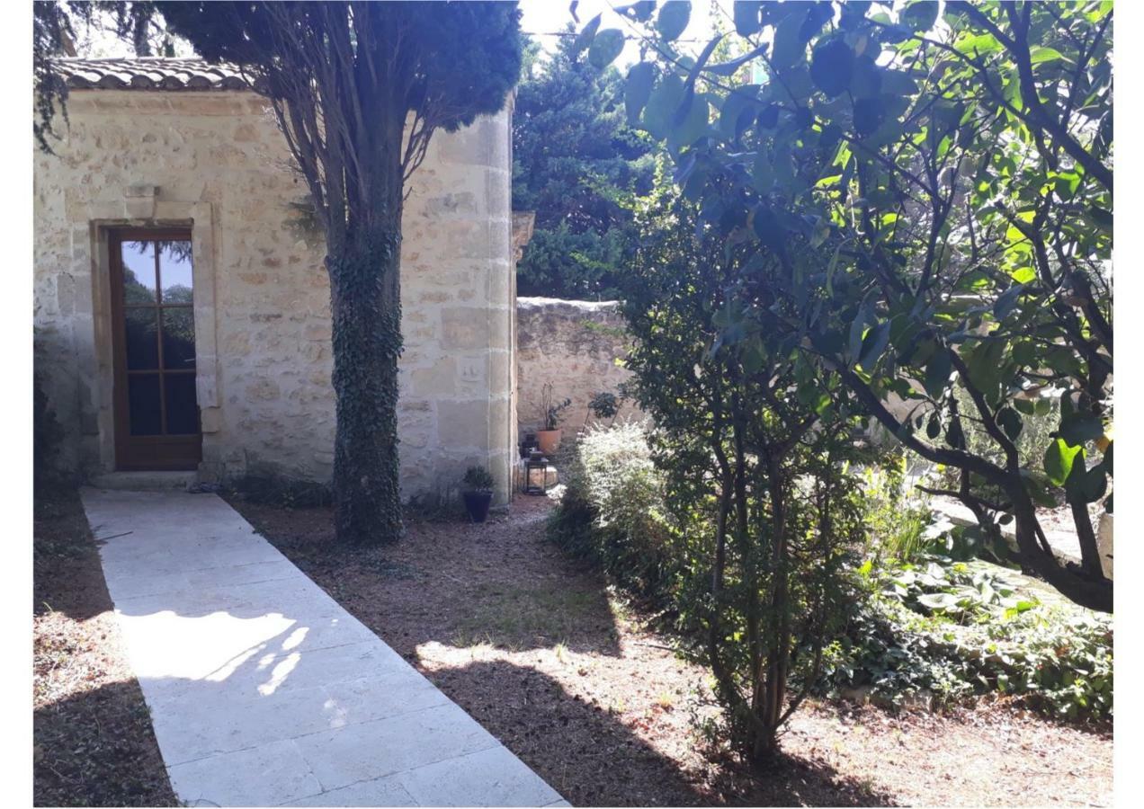 Villa Mas De La Chapelle Sainte-Elisabeth Tarascon Exterior foto